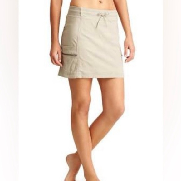 Athleta Dresses & Skirts - Women’s Athleta Skort - Size 6 -